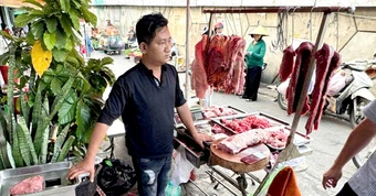 Lại phát hiện đường dây làm giả thịt bò từ thịt heo nái ở TP.HCM, mỗi ngày tiêu thụ 140kg