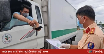 Lái xe có phải mang theo Giấy chứng nhận hoàn thành tập huấn nghiệp vụ vận tải đường bộ?