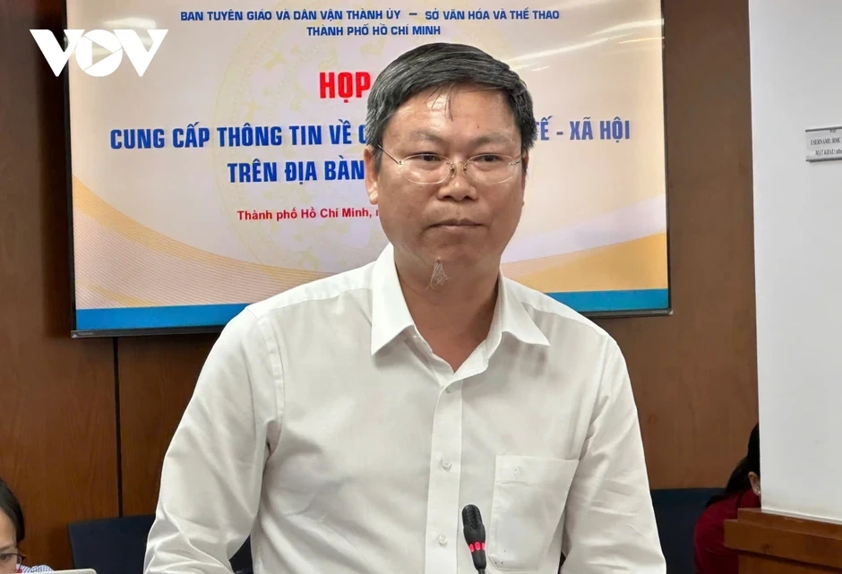 Làm điện mặt trời mái nhà ở TP.HCM: Thủ tục ngày càng đơn giản Làm điện mặt trời mái nhà ở TP.HCM: Thủ tục ngày càng đơn giản