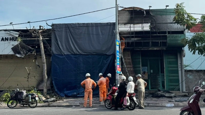 Lâm Đồng: Cháy 3 căn nhà lúc rạng sáng Lâm Đồng: Cháy 3 căn nhà lúc rạng sáng