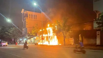 Lâm Đồng: Cháy 3 căn nhà lúc rạng sáng
