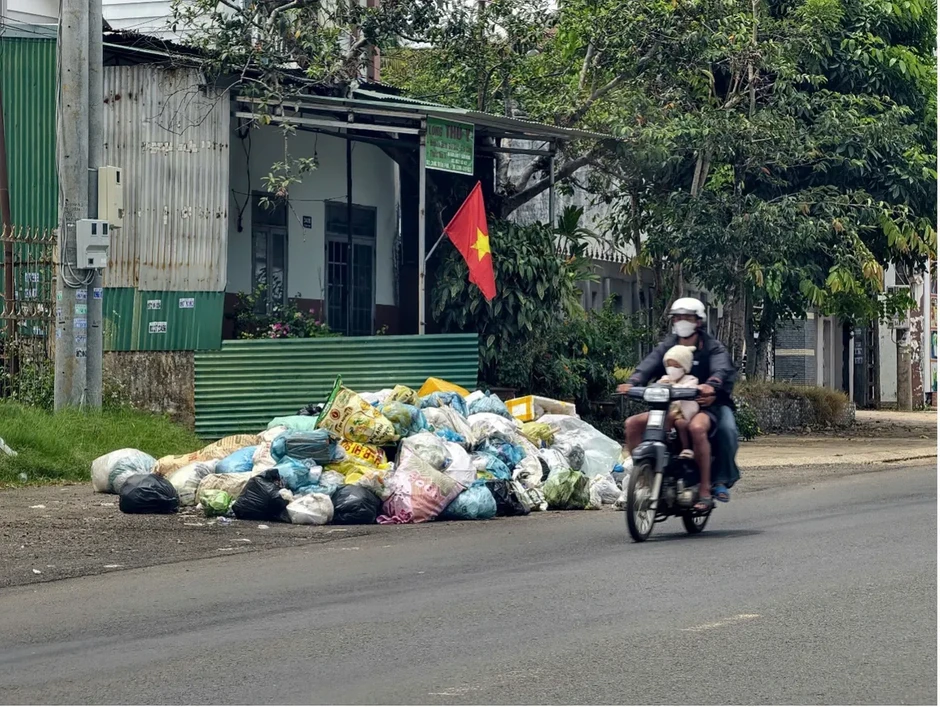 Lâm Đồng chỉ đạo khẩn xử lý bãi rác tồn đọng hàng nghìn tấn