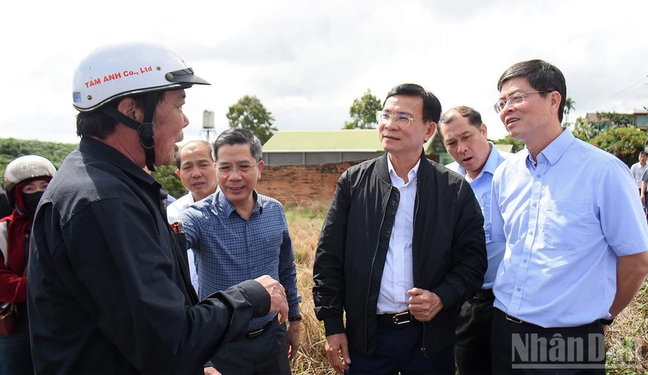 Lâm Đồng: Dự án cao tốc Bảo Lộc-Liên Khương phải hoàn tất hồ sơ, thủ tục trước ngày 15/7 Lâm Đồng: Dự án cao tốc Bảo Lộc-Liên Khương phải hoàn tất hồ sơ, thủ tục trước ngày 15/7