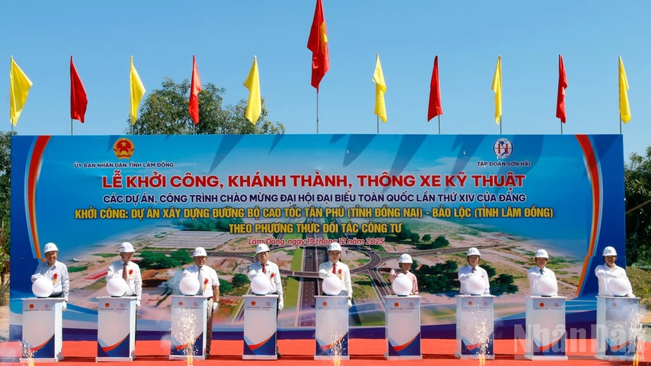 Lâm Đồng: Dự án cao tốc Bảo Lộc-Liên Khương phải hoàn tất hồ sơ, thủ tục trước ngày 15/7 Lâm Đồng: Dự án cao tốc Bảo Lộc-Liên Khương phải hoàn tất hồ sơ, thủ tục trước ngày 15/7