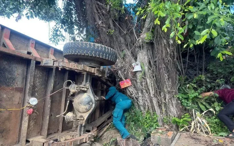 Lâm Đồng: Hỗ trợ gia đình các nạn nhân trong vụ tai nạn giao thông nghiêm trọng Lâm Đồng: Hỗ trợ gia đình các nạn nhân trong vụ tai nạn giao thông nghiêm trọng