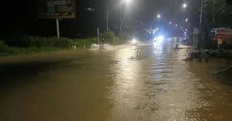 Lâm Đồng: Mưa lớn lại gây ngập quốc lộ 20