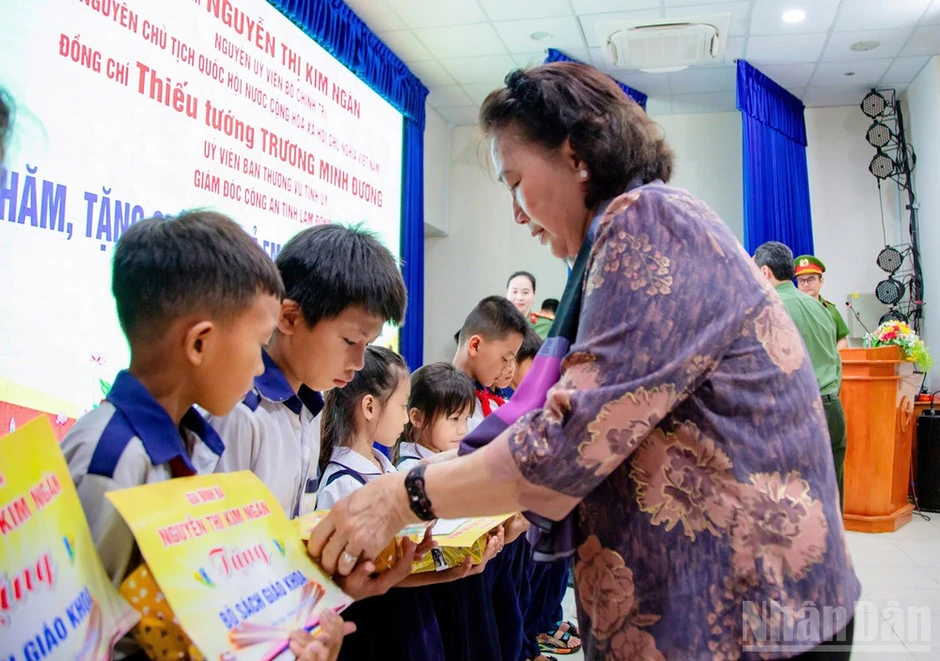Lâm Đồng: Những món quà ý nghĩa đến với đặc khu Phú Quý Lâm Đồng: Những món quà ý nghĩa đến với đặc khu Phú Quý