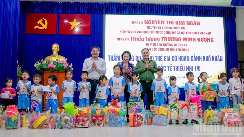 Lâm Đồng: Những món quà ý nghĩa đến với đặc khu Phú Quý Lâm Đồng: Những món quà ý nghĩa đến với đặc khu Phú Quý