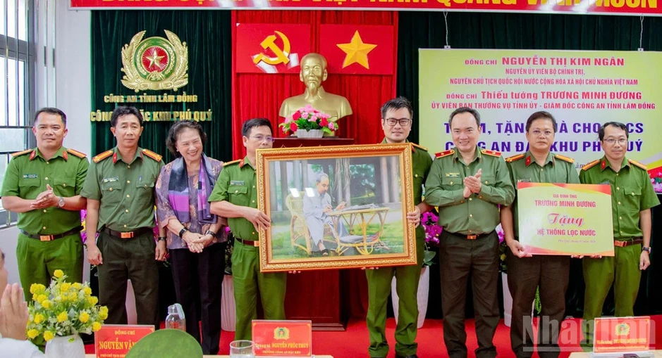 Lâm Đồng: Những món quà ý nghĩa đến với đặc khu Phú Quý Lâm Đồng: Những món quà ý nghĩa đến với đặc khu Phú Quý