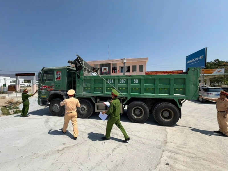 Lâm Đồng: Siết chặt quản lý xe ô tô trên 15 tấn phòng ngừa tai nạn giao thông Lâm Đồng: Siết chặt quản lý xe ô tô trên 15 tấn phòng ngừa tai nạn giao thông