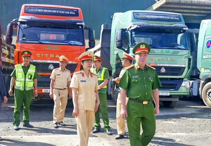 Lâm Đồng: Siết chặt quản lý xe ô tô trên 15 tấn phòng ngừa tai nạn giao thông Lâm Đồng: Siết chặt quản lý xe ô tô trên 15 tấn phòng ngừa tai nạn giao thông