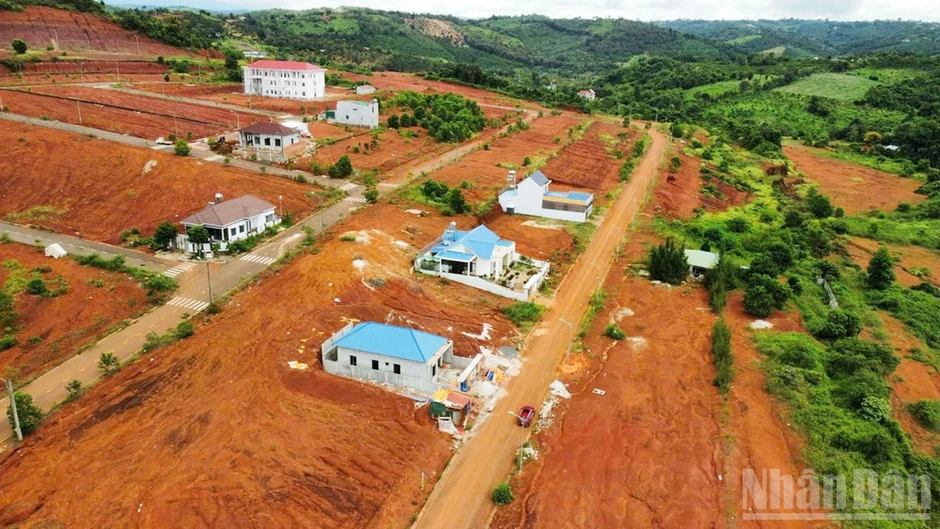 Lâm Đồng: Tập trung gỡ vướng để tăng nguồn thu từ đất đai Lâm Đồng: Tập trung gỡ vướng để tăng nguồn thu từ đất đai