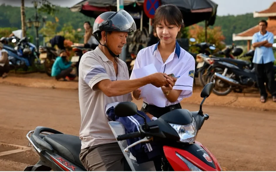 Lâm Đồng: Thí sinh tự tin bước vào môn thi Ngữ Văn kỳ thi tốt nghiệp THPT năm 2026 Lâm Đồng: Thí sinh tự tin bước vào môn thi Ngữ Văn kỳ thi tốt nghiệp THPT năm 2026