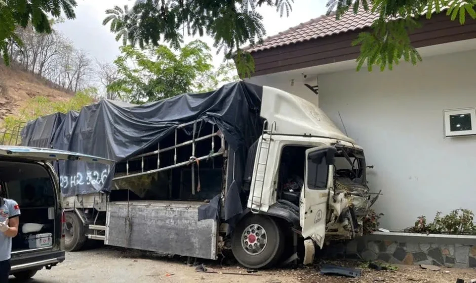 Lâm Đồng: Xe tải lao xuống vực ở núi Tà Zôn, 3 người tử vong Lâm Đồng: Xe tải lao xuống vực ở núi Tà Zôn, 3 người tử vong