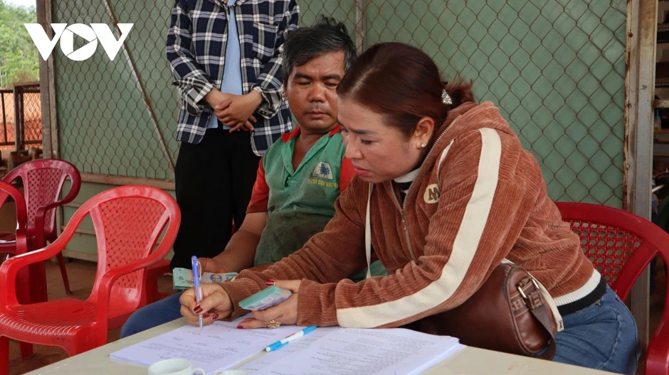 Làm đường khiến nhà dân thành "ốc đảo” ở Đồng Nai, chủ đầu tư họp dân để nhận lỗi Làm đường khiến nhà dân thành "ốc đảo” ở Đồng Nai, chủ đầu tư họp dân để nhận lỗi