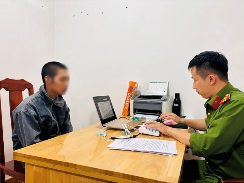Làm rõ vụ người đàn ông tát thai phụ trước Bệnh viện II Lâm Đồng Làm rõ vụ người đàn ông tát thai phụ trước Bệnh viện II Lâm Đồng