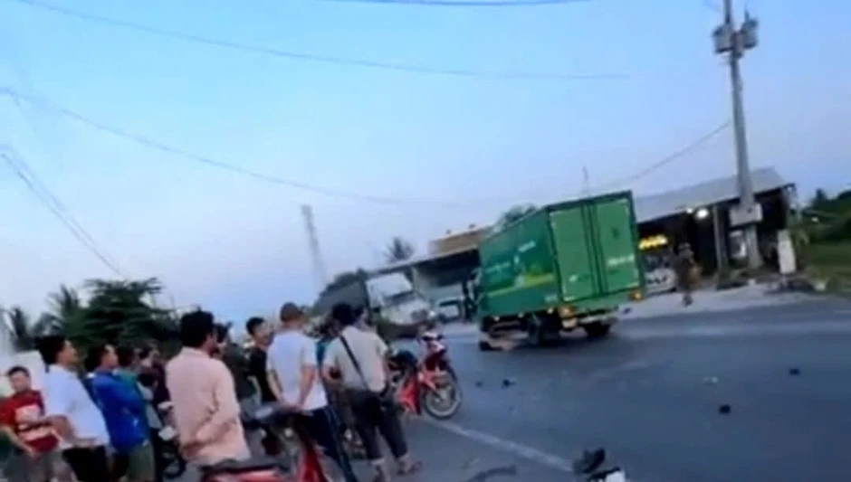 Làm rõ vụ va chạm giao thông liên hoàn làm 4 người thương vong tại Đồng Tháp Làm rõ vụ va chạm giao thông liên hoàn làm 4 người thương vong tại Đồng Tháp