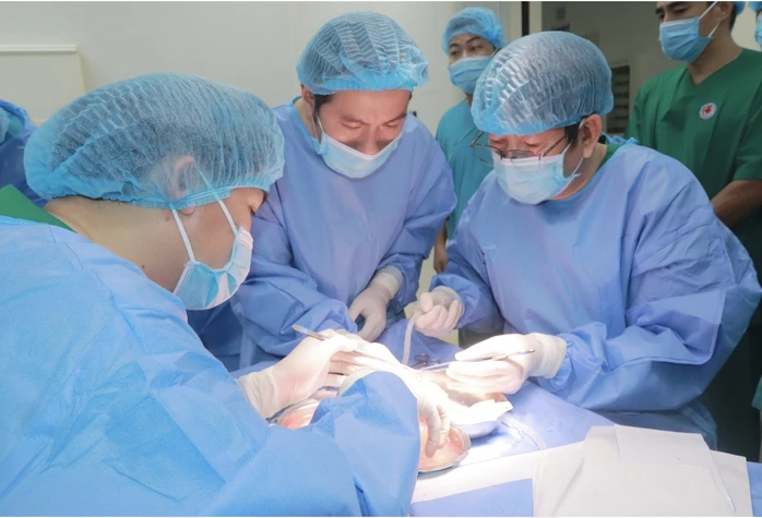 Lần đầu tiên Bệnh viện Đa khoa TP Cần Thơ làm chủ kỹ thuật ghép thận