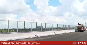 Lần đầu tiên TP Hồ Chí Minh lắp tường chống ồn, trải nhựa rỗng trên Vành đai 3