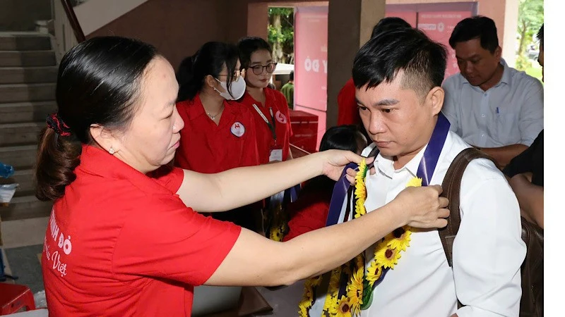 Lan tỏa lòng nhân ái từ hoạt động hiến máu cứu người Lan tỏa lòng nhân ái từ hoạt động hiến máu cứu người