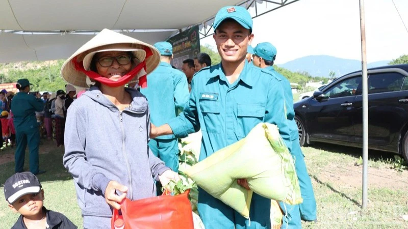 Lan tỏa nghĩa tình quân-dân từ những “Gian hàng 0 đồng”