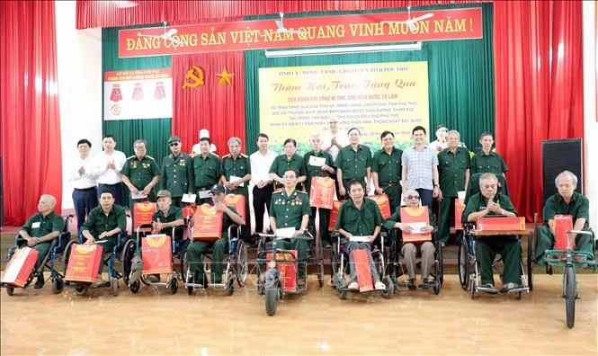 Lan tỏa nghĩa tình tri ân người có công trên cả nước Lan tỏa nghĩa tình tri ân người có công trên cả nước