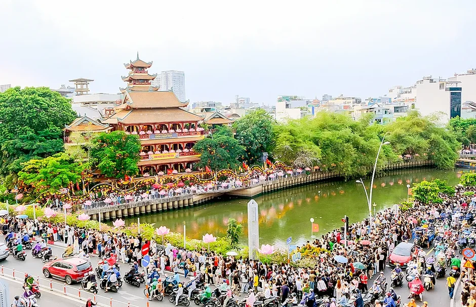 Lan tỏa tinh thần nhân ái mùa Phật đản