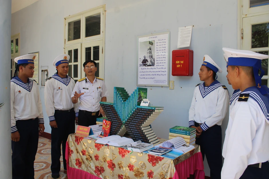 Lan tỏa văn hóa đọc nơi Đặc khu Trường Sa Lan tỏa văn hóa đọc nơi Đặc khu Trường Sa