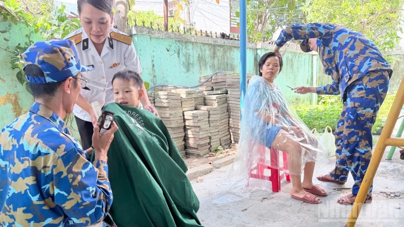 Lan tỏa yêu thương tới trẻ mồ côi và con ngư dân có hoàn cảnh khó khăn