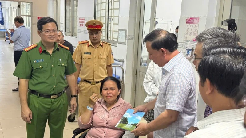 Lãnh đạo Đồng Nai thăm hỏi, hỗ trợ các nạn nhân vụ tai nạn giao thông đặc biệt nghiêm trọng