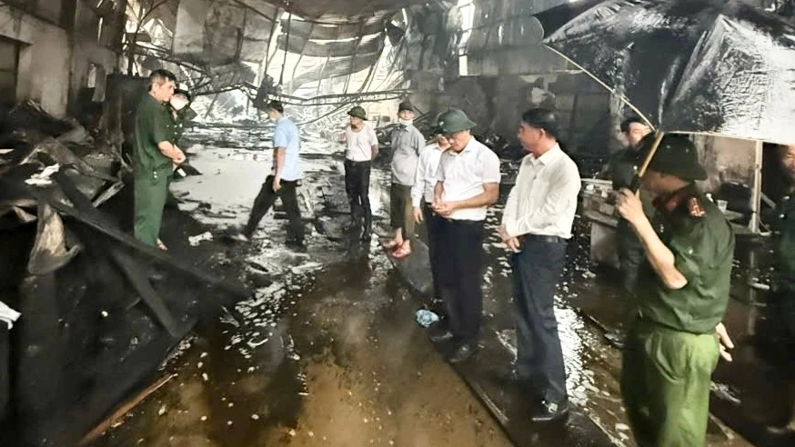 Lãnh đạo Hà Nội trực tiếp chỉ đạo khắc phục hậu quả vụ cháy xưởng gỗ ở Chương Mỹ Lãnh đạo Hà Nội trực tiếp chỉ đạo khắc phục hậu quả vụ cháy xưởng gỗ ở Chương Mỹ