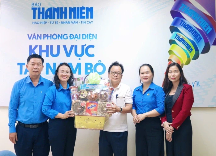Lãnh đạo LĐLĐ TP Cần Thơ thăm, chúc mừng các cơ quan báo chí Lãnh đạo LĐLĐ TP Cần Thơ thăm, chúc mừng các cơ quan báo chí