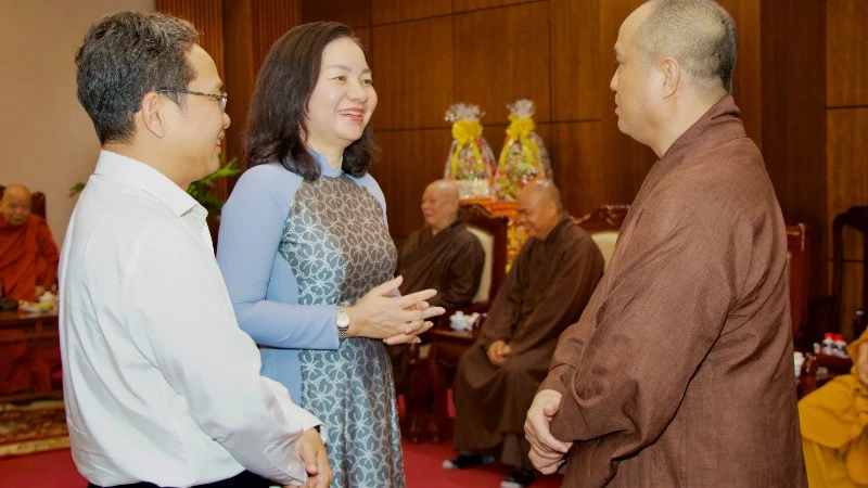 Lãnh đạo Thành phố Hồ Chí Minh chúc mừng chức sắc Phật giáo nhân Đại lễ Phật đản Lãnh đạo Thành phố Hồ Chí Minh chúc mừng chức sắc Phật giáo nhân Đại lễ Phật đản