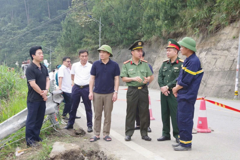 Lãnh đạo tỉnh Phú Thọ thăm, động viên nạn nhân trong vụ tai nạn ở Tam Đảo Lãnh đạo tỉnh Phú Thọ thăm, động viên nạn nhân trong vụ tai nạn ở Tam Đảo