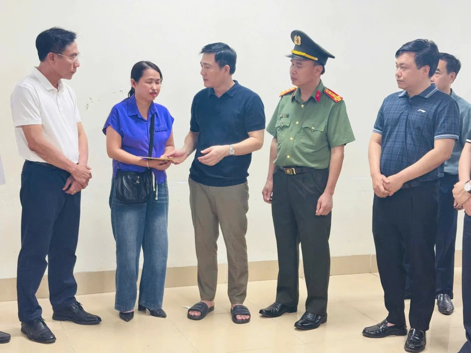 Lãnh đạo tỉnh Phú Thọ thăm, động viên nạn nhân trong vụ tai nạn ở Tam Đảo Lãnh đạo tỉnh Phú Thọ thăm, động viên nạn nhân trong vụ tai nạn ở Tam Đảo