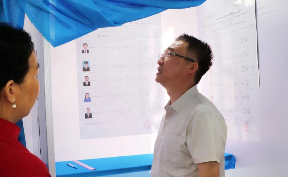 Lãnh đạo TP Hồ Chí Minh kiểm tra công tác chuẩn bị bầu cử tại phường Phú An Lãnh đạo TP Hồ Chí Minh kiểm tra công tác chuẩn bị bầu cử tại phường Phú An