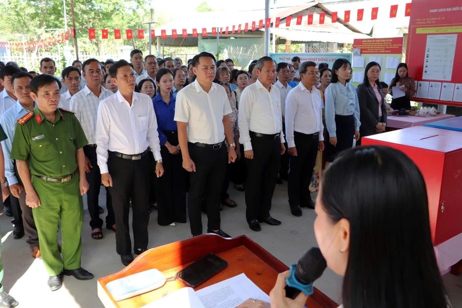 Lãnh đạo TP Hồ Chí Minh kiểm tra công tác chuẩn bị bầu cử tại phường Phú An Lãnh đạo TP Hồ Chí Minh kiểm tra công tác chuẩn bị bầu cử tại phường Phú An