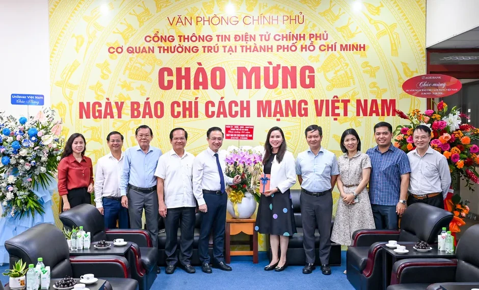 Lãnh đạo TPHCM thăm, chúc mừng các cơ quan báo chí Trung ương Lãnh đạo TPHCM thăm, chúc mừng các cơ quan báo chí Trung ương