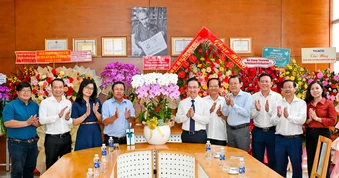 Lãnh đạo TPHCM thăm, chúc mừng các cơ quan báo chí Trung ương