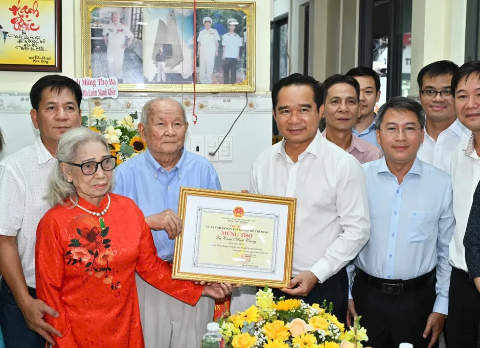 Lãnh đạo TPHCM thăm, chúc thọ người cao tuổi tiêu biểu Lãnh đạo TPHCM thăm, chúc thọ người cao tuổi tiêu biểu