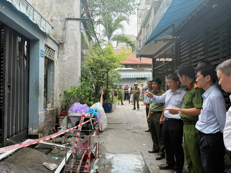 Lãnh đạo TPHCM thăm nạn nhân vụ cháy tại phường Chợ Lớn Lãnh đạo TPHCM thăm nạn nhân vụ cháy tại phường Chợ Lớn