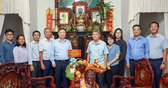 Lãnh đạo TPHCM thăm, tri ân gia đình đồng chí Võ Trần Chí