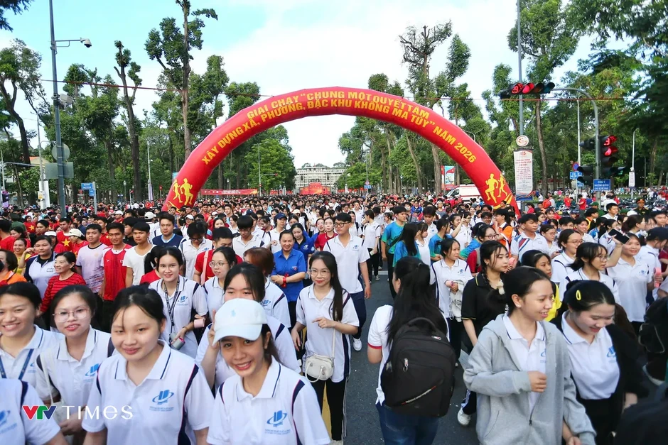 Lãnh đạo và dân TP Hồ Chí Minh đồng lòng chạy bộ hưởng ứng xây dựng địa bàn không ma túy Lãnh đạo và dân TP Hồ Chí Minh đồng lòng chạy bộ hưởng ứng xây dựng địa bàn không ma túy
