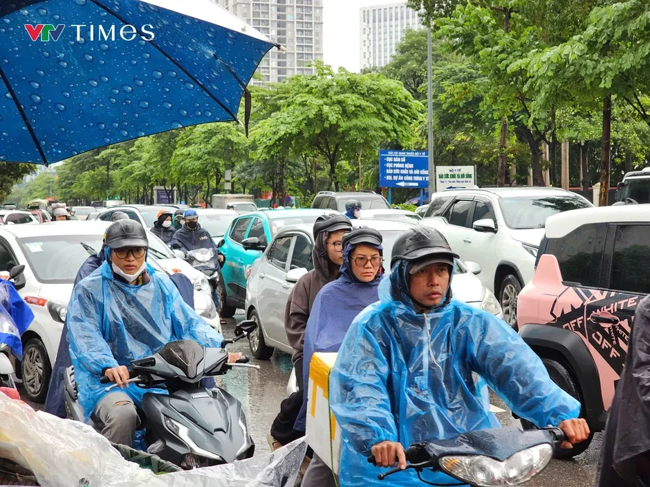 Lạnh giữa mùa hè cho thấy thời tiết ngày càng cực đoan, khó lường Lạnh giữa mùa hè cho thấy thời tiết ngày càng cực đoan, khó lường