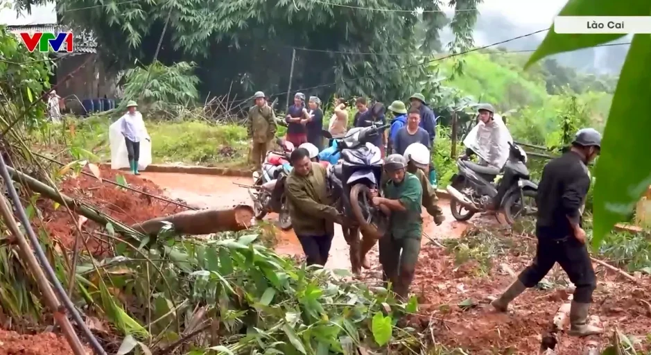 Lào Cai di dời khẩn cấp 30 hộ dân khỏi vùng nguy hiểm do mưa lũ Lào Cai di dời khẩn cấp 30 hộ dân khỏi vùng nguy hiểm do mưa lũ