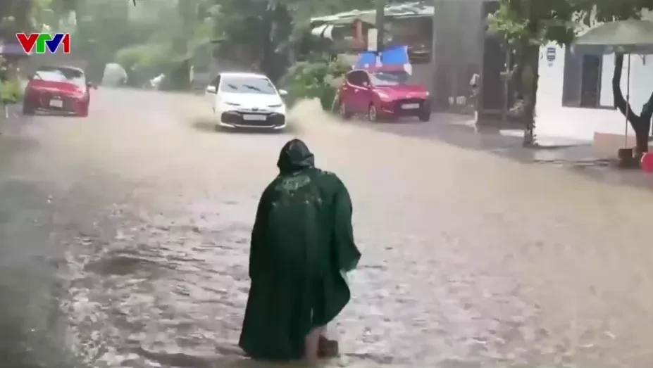 Lào Cai khẩn trương tìm kiếm 2 người mất tích do mưa lũ Lào Cai khẩn trương tìm kiếm 2 người mất tích do mưa lũ