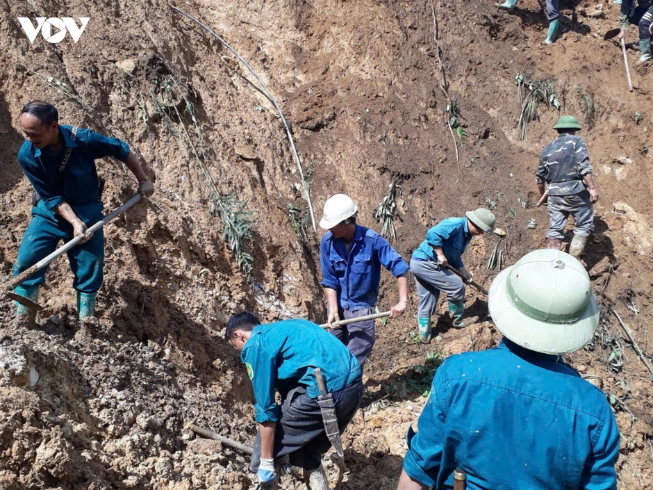 Lào Cai nỗ lực khắc phục giao thông, ổn định đời sống sau mưa lũ Lào Cai nỗ lực khắc phục giao thông, ổn định đời sống sau mưa lũ