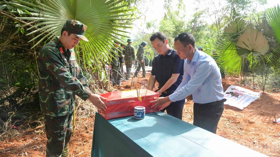 Lào Cai tổ chức Lễ truy điệu và an táng 60 hài cốt liệt sĩ Lào Cai tổ chức Lễ truy điệu và an táng 60 hài cốt liệt sĩ