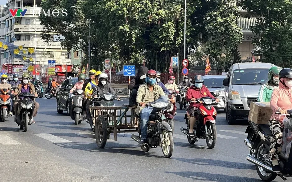Lao động tự do làm việc ngoài trời là nhóm phơi nhiễm với khí hậu và môi trường ở mức rất cao