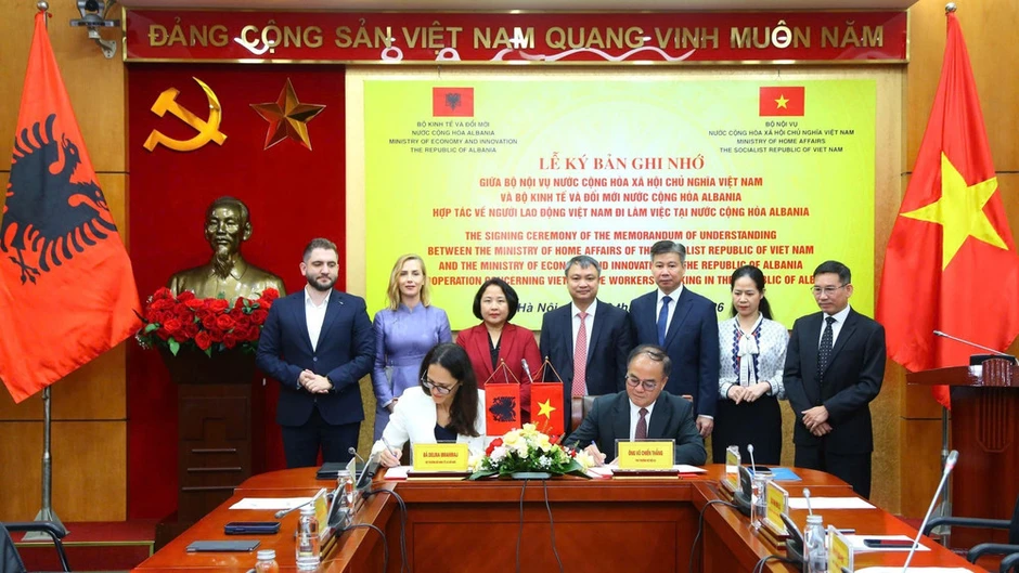 Lao động Việt Nam có cơ hội đi làm việc tại Albania Lao động Việt Nam có cơ hội đi làm việc tại Albania